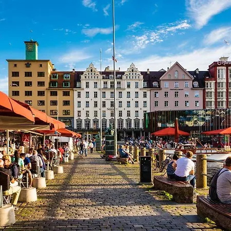 Square * Bergen